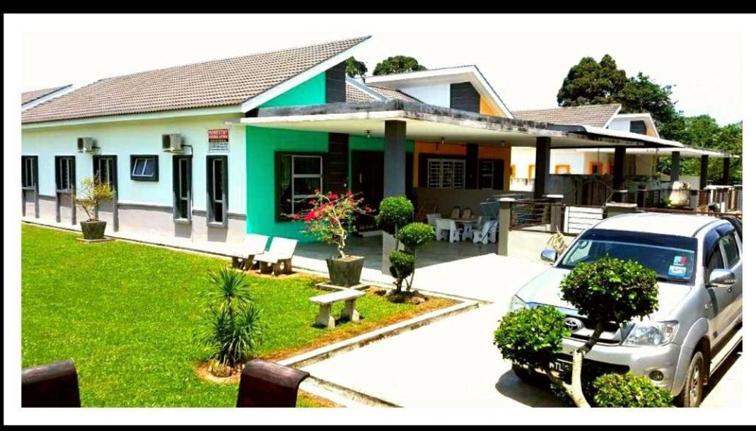 Taiping Homestay Husna Afina Esterno foto